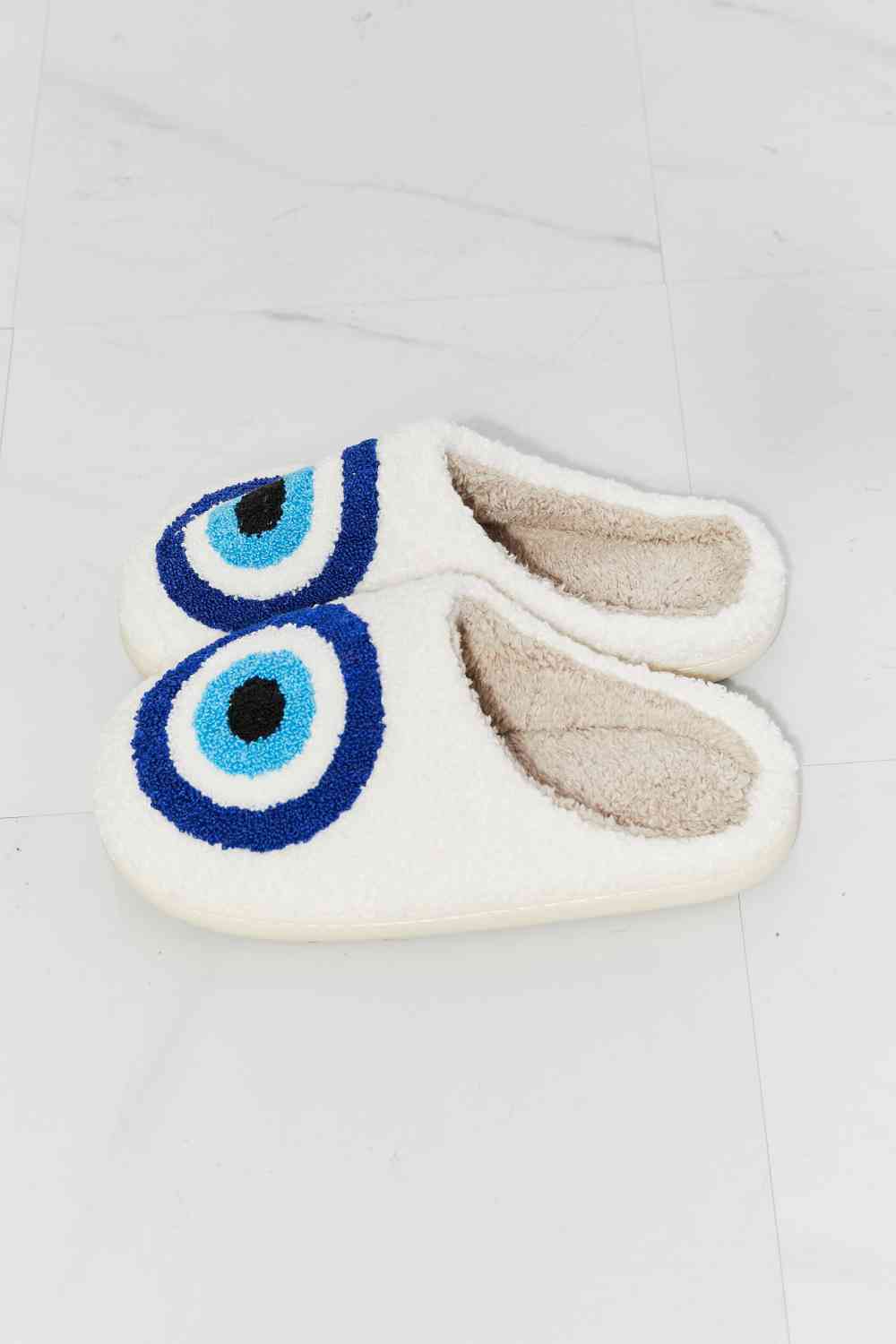 MMShoes Eye Plush Slipper No 4